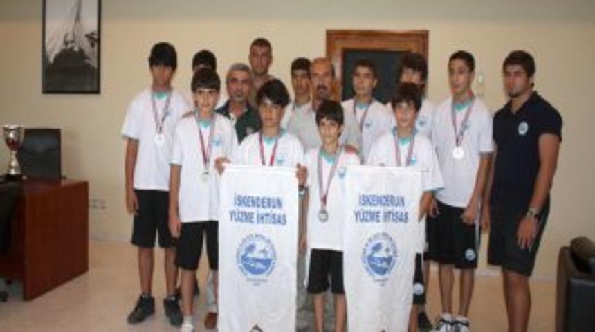 İskenderun Y&uuml;zme İhtisas ve Sualtı Sporları Kul&uuml;b&uuml; şampiyon oldu