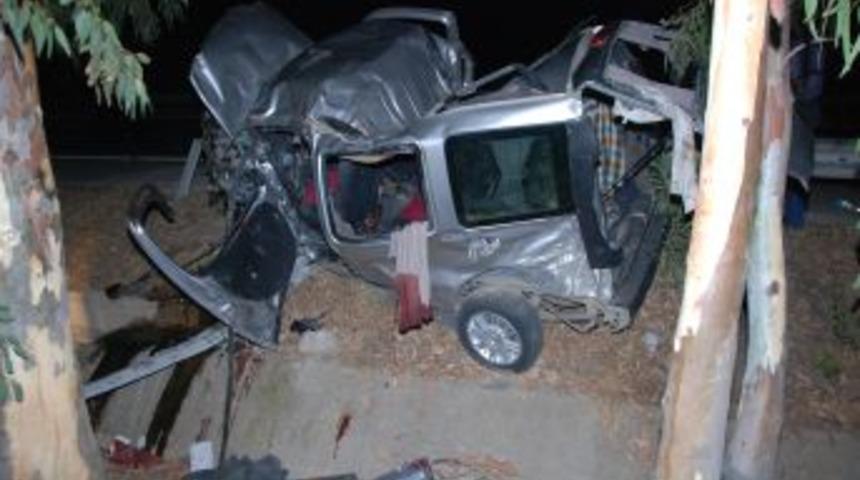 Piknik d&ouml;n&uuml;ş&uuml; feci kaza; 2 &ouml;l&uuml;, 9 yaralı