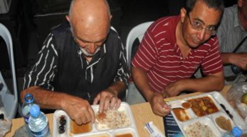 Antalya&rsquo;da 2 bin kişi ilk iftarda buluştu