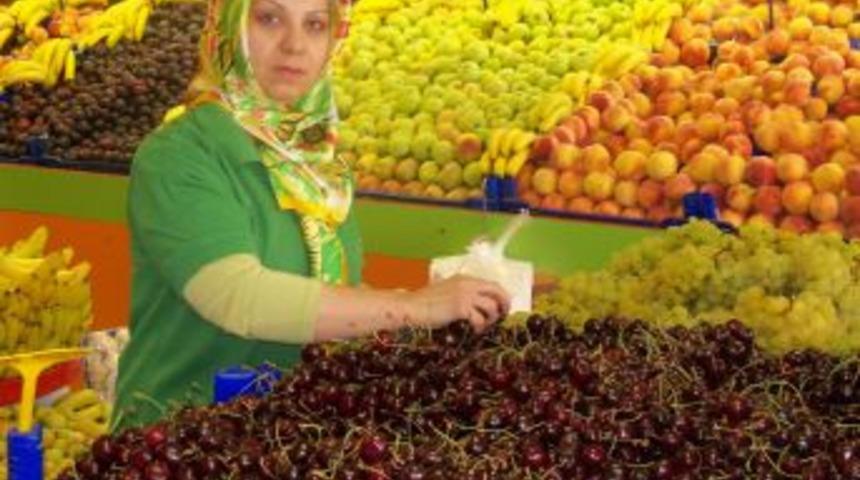 Yerli kiraz kapışılıyor