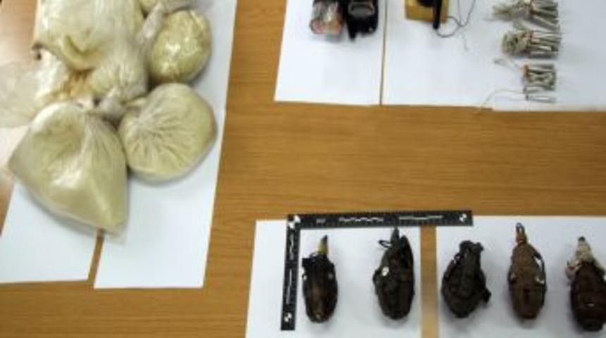 Asker kıyafetli ter&ouml;ristler i&ccedil;in g&uuml;venlik birimleri uyarıldı