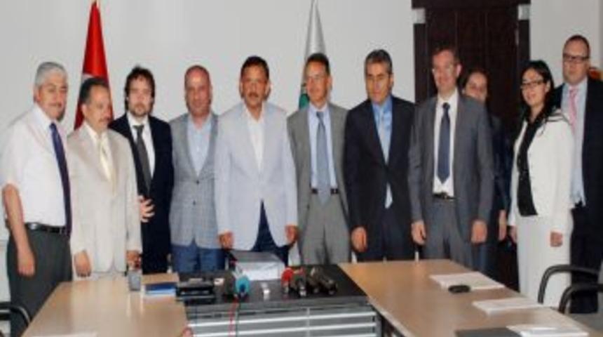 Kayseri'de raylı sistem ikinci ve &uuml;&ccedil;&uuml;nc&uuml; etap yapım s&ouml;zleşmesi imzalandı