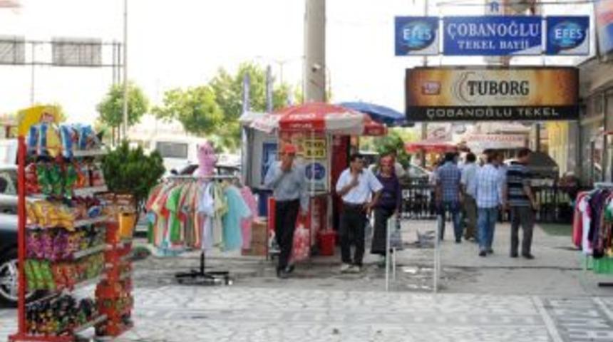 Kaldırımı işgal eden esnafa ceza uyarısı