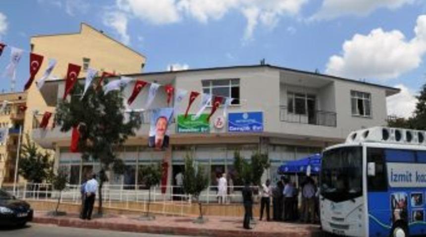 T&uuml;rkiye&rsquo;nin ilk 'Emekli Evi' İzmit&rsquo;te a&ccedil;ıldı