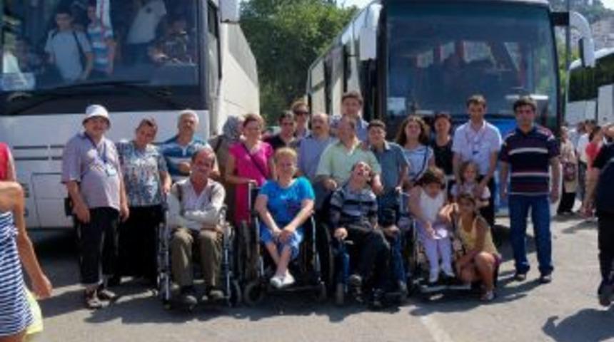 Mavi tur ile doyasıya eğlendiler