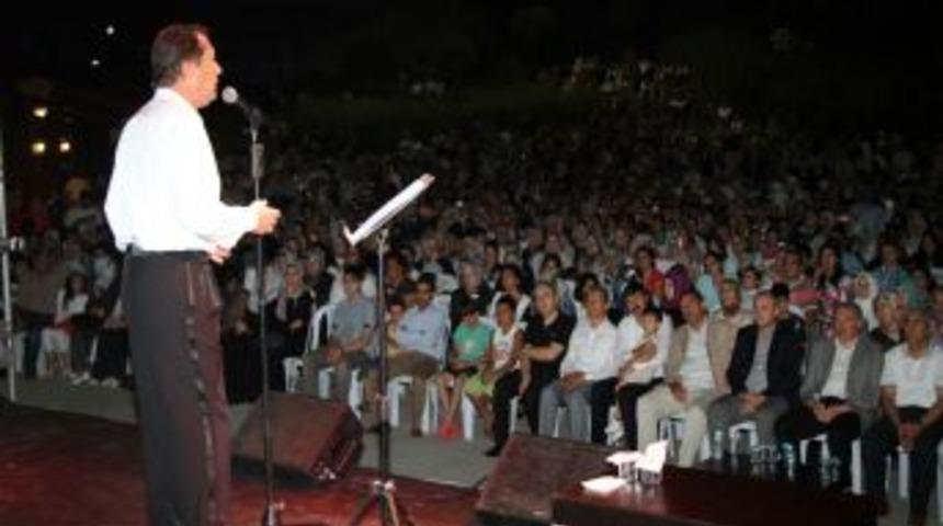 Başakşehirliler ramazana Ahmet &Ouml;zhan&rsquo;la &ldquo;merhaba&rdquo; dedi