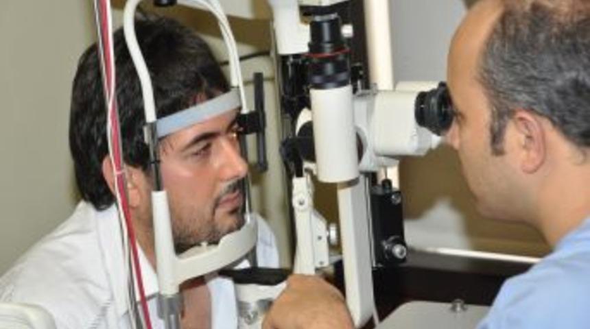 G&ouml;z kapağı a&ccedil;ılmayan hastanın g&ouml;z&uuml;ne 24 ayar altın plaka yerleştirildi