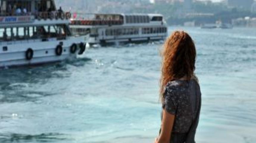 &Ouml;rg&uuml;tten ka&ccedil;ıp aile kuran gen&ccedil; kadının &ouml;zg&uuml;rl&uuml;ğ&uuml; bir fotoğrafla son buldu