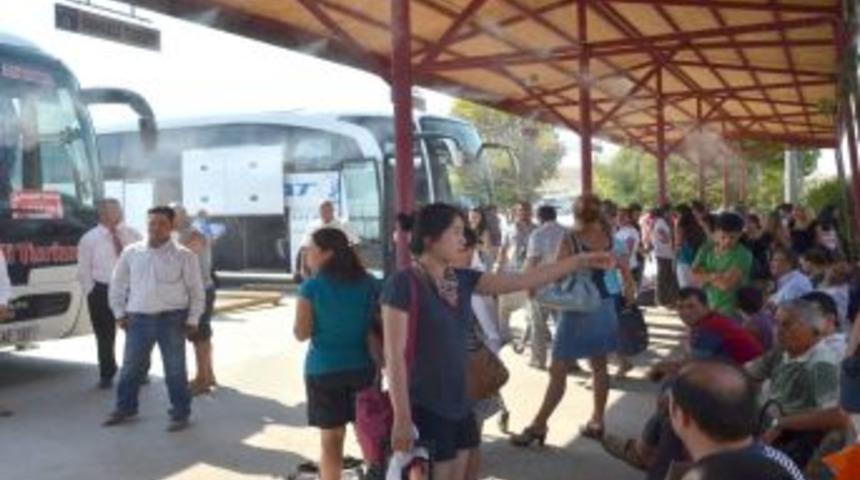 Denizli Belediyesi otogara suyla serinletme cihazı taktı