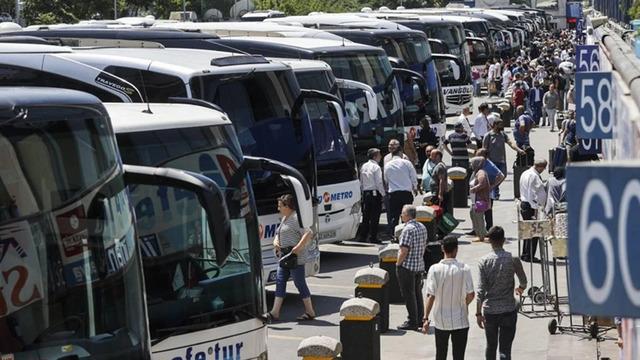 Rezervasyon yaptıranlar dikkat: Dev seyahat şirketi iflas etti!