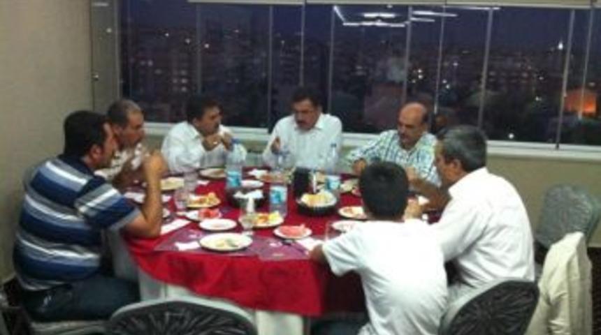 Milletvekili Özdemir ve Vali Turhan Kantar Köprüsü için iftarda bir araya geldi