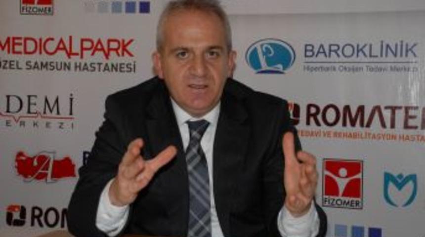 Tatlıses, şarkı besteliyor