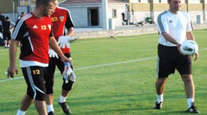 Kayserispor lig hazırlıklarına kendi sahasında yeniden başladı