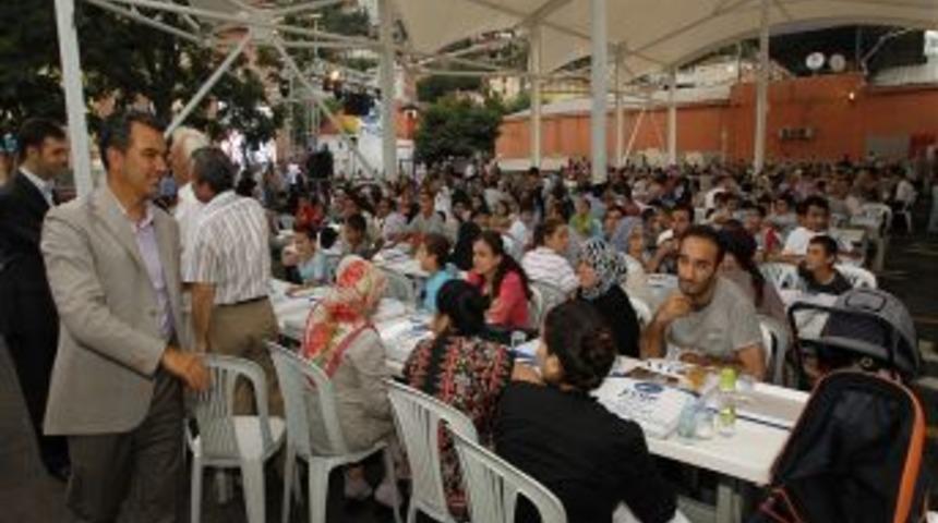 Ey&uuml;p'te 21 mahallede 21 iftar