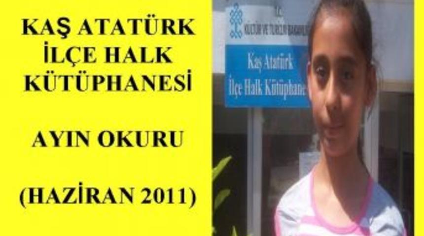 Kaş&rsquo;ta &ccedil;ocuklar yazın da kitap okuyor