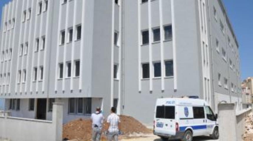 Asans&ouml;r halatı koptu, 18 yaşındaki iş&ccedil;i &ouml;ld&uuml;