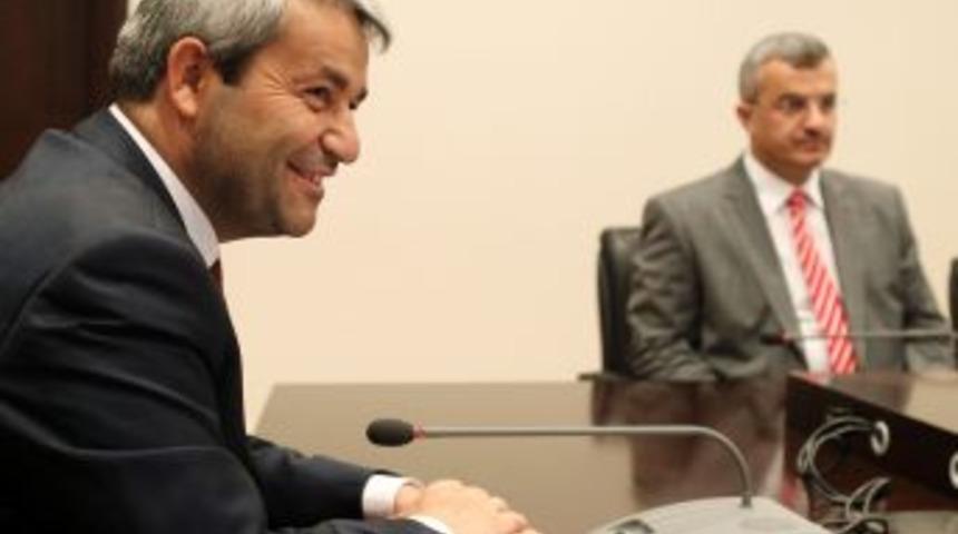 Erg&uuml;n'den MB'ye destek: Kararları olumlu buluyorum