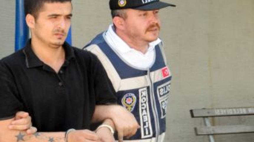 Hırsızlık zanlısı, adliyeye girişinde polislerin elinden ka&ccedil;tı