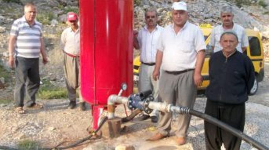 Muhtarların anlaşmazlığı k&ouml;yl&uuml;y&uuml; susuz bıraktı