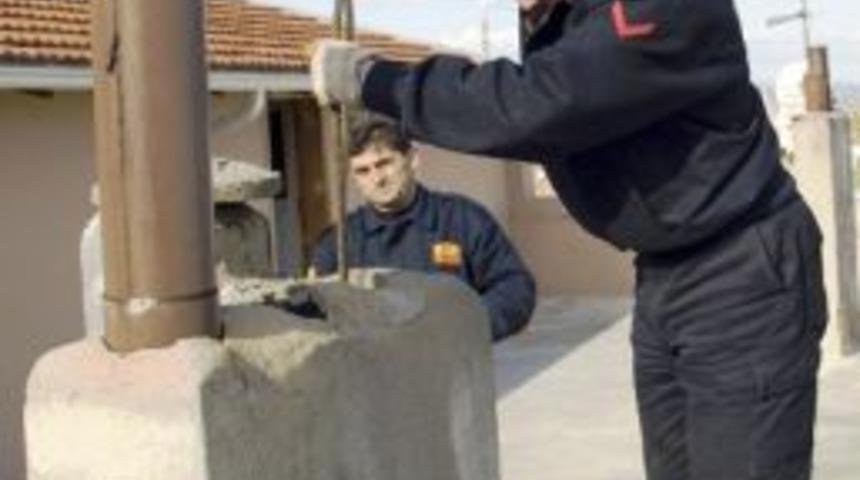 &Ccedil;ocuklar ateşle oynadı, 25 ayrı yangın &ccedil;ıktı