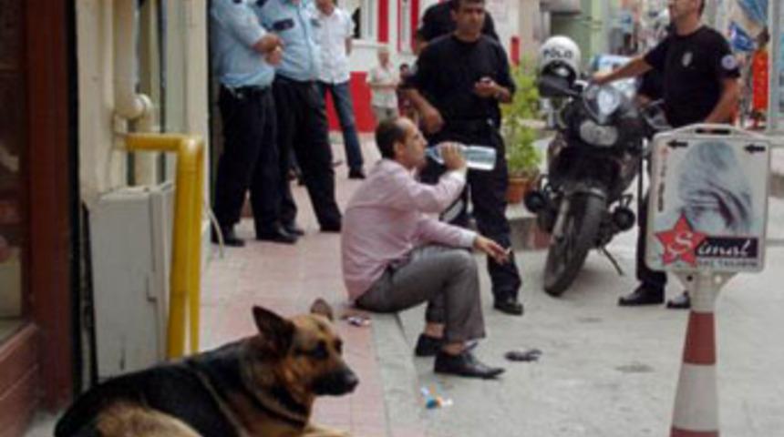 Madde bağımlısı k&ouml;peğiyle korku saldı