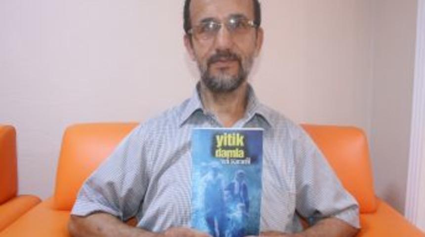 Zonguldaklı &ouml;ğretmen kitap yazmaya doymuyor
