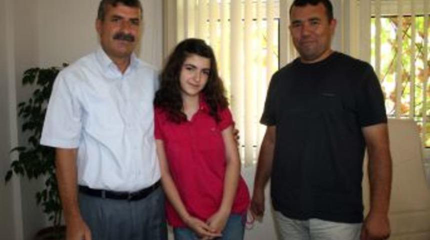 Dershane, SBS birincisini altınla &ouml;d&uuml;llendirdi