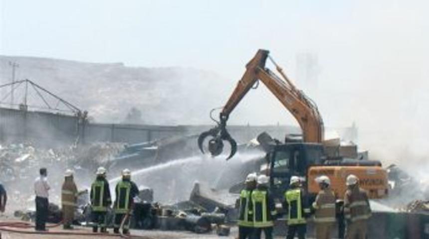 Hurda deposunda yangın &ccedil;ıktı