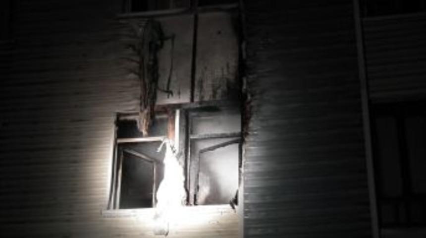 Yangın, bir ailenin birikimlerini k&uuml;l etti