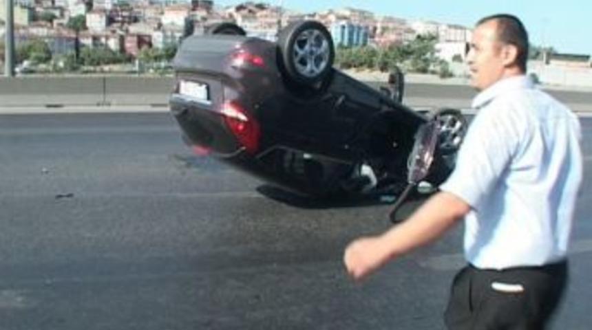 Kız kardeşler takla atan otomobilden y&uuml;r&uuml;yerek &ccedil;ıktı