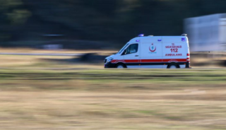 Antalya'da tır ile motosikletin &ccedil;arpıştığı kaza g&uuml;venlik kamerasınca kaydedildi