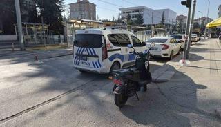 Elektrikli bisiklet ile &ccedil;arpışan otomobil olay yerinden ka&ccedil;tı