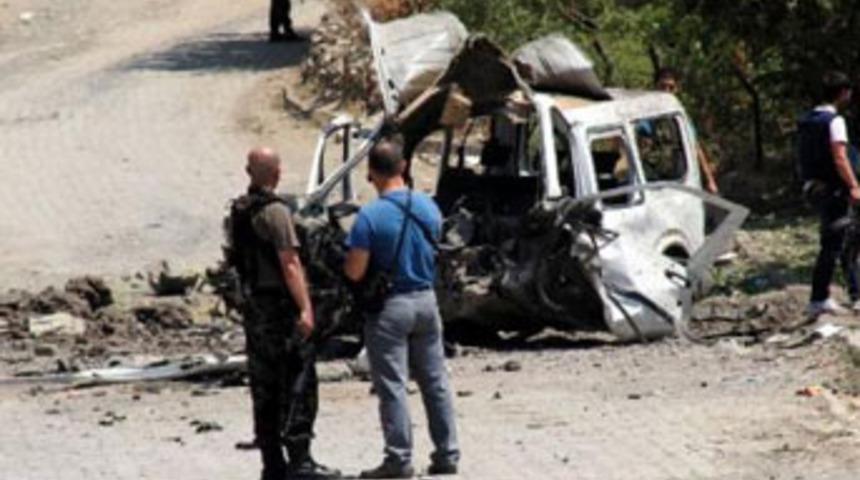 Hakkari'de polise saldırı: 4 polis yaralı