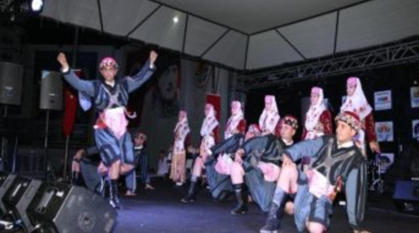 Adanalılar iftarını &ccedil;adırda a&ccedil;ıyor