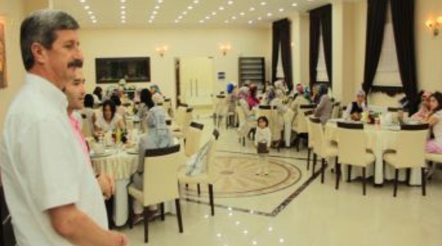 BİSİAD &uuml;niversite &ouml;ğrencilerine iftar verdi