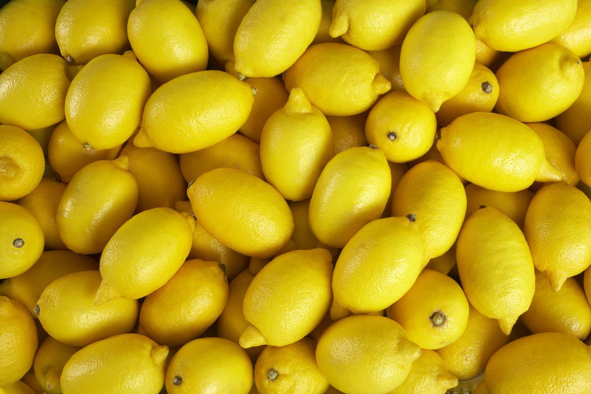 Yarım kalan limonu çöpe atmayın! Kesik tarafını böyle koyunca 7 güne kadar dayanıyor 2
