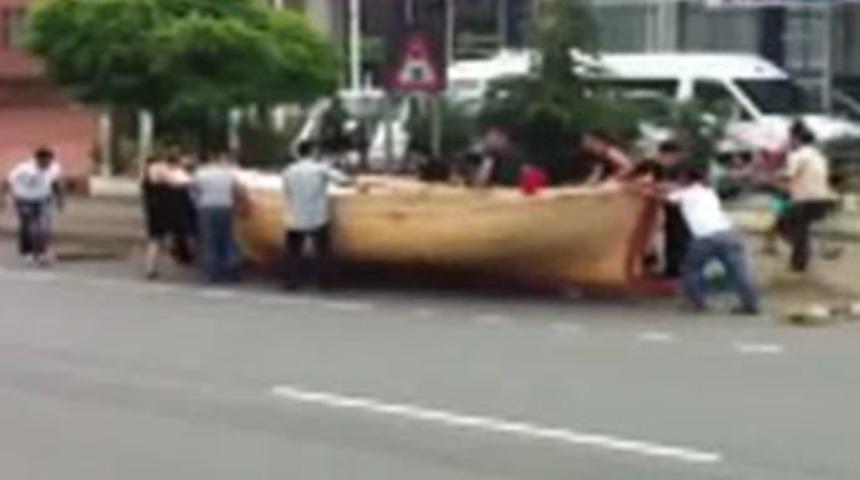 Yer Trabzon: "Asfalt yolda bir tekne"