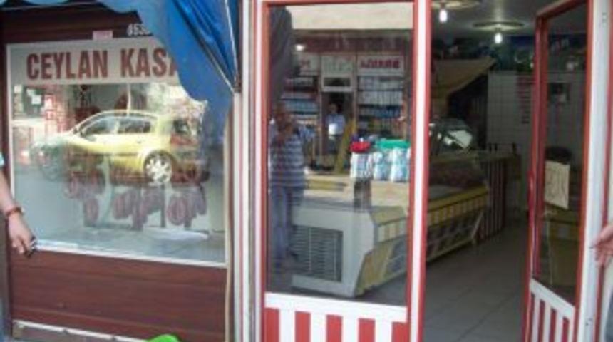 Akyazı'da kasap d&uuml;kkanı soyuldu