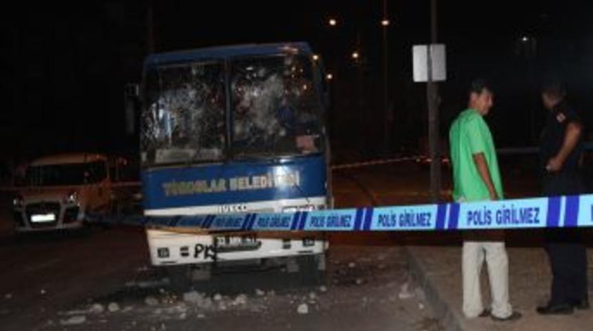 Ter&ouml;r &ouml;rg&uuml;t&uuml; yandaşları belediye midib&uuml;s&uuml;ne saldırdı