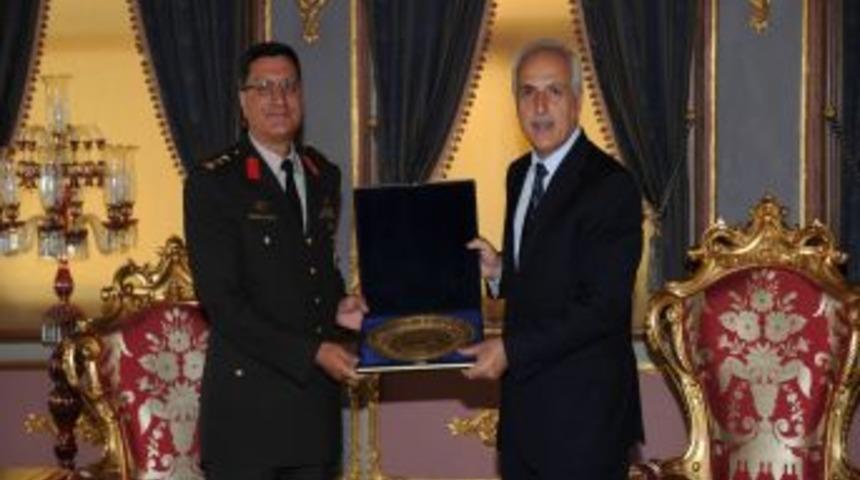 T&uuml;mgeneral İbrahim Yaşar'dan, Vali Mutlu ve Topbaş'a veda ziyareti