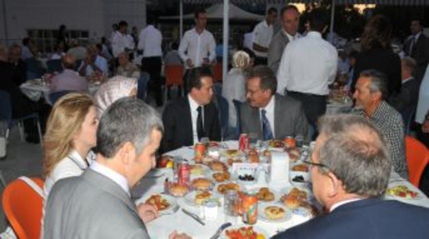 Tuzla protokolu, şehit ve gazi aileleri iftarında buluştu