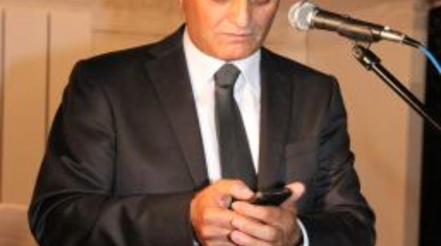 Vali B&uuml;y&uuml;k, bin 500 kişiyle Afrika i&ccedil;in SMS attı