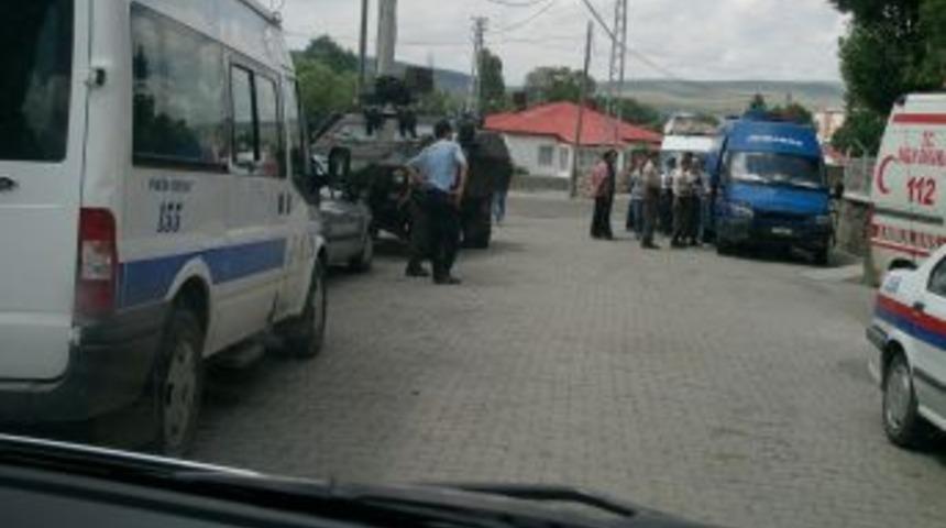 Göle'de bir terörist ölü ele geçirildi