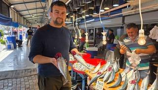 Bandırma&rsquo;da balık tezg&acirc;hlarında palamut bereketi