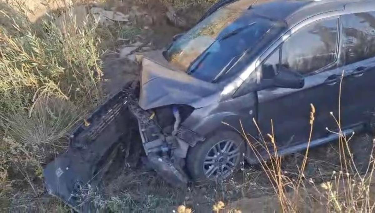 Y&uuml;ksekova-Van yolunda trafik kazası: 4 yaralı 2