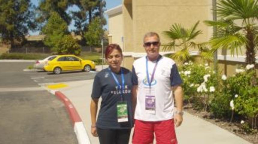 Nurten attığı g&uuml;lle ile d&uuml;nyayı salladı