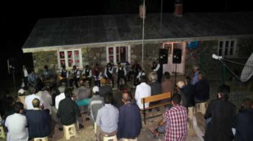 Aziziye, Ramazan eğlencelerini mahallelere yaydı