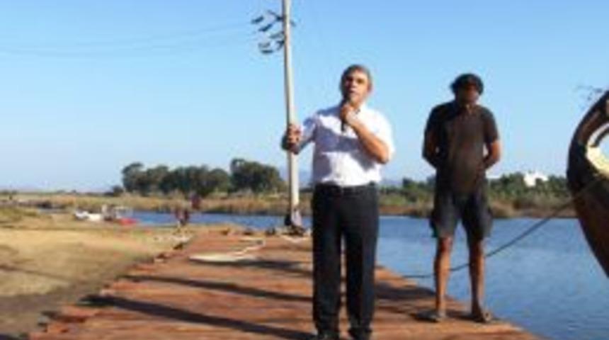 Sel&ccedil;uk Pamucak'ta iki gemi denize indirildi