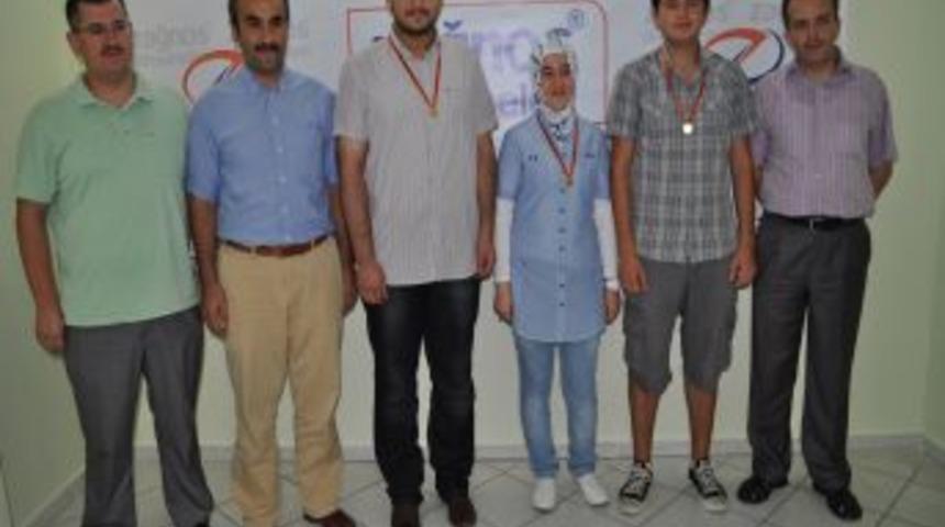 Zağnos'tan YGS ve LYS birincilerine cumhuriyet altını