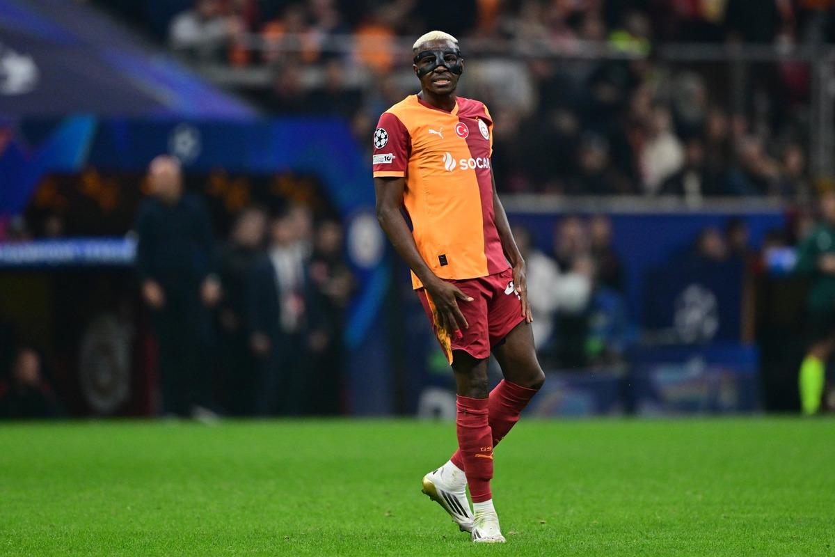 Galatasaray da Victor Osimhen in sahalara d&ouml;n&uuml;ş planı değişti!  6